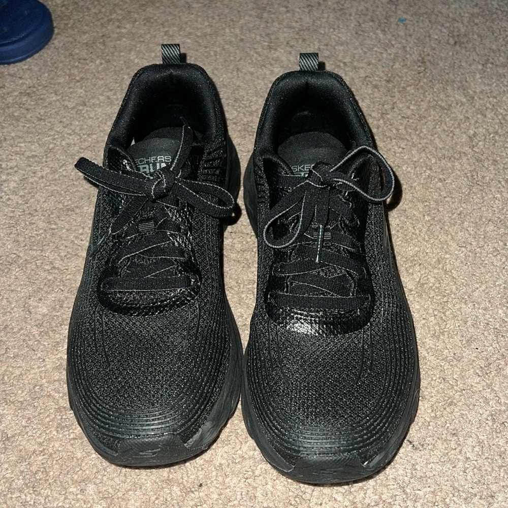 Sketchers Max Cushioning - image 4